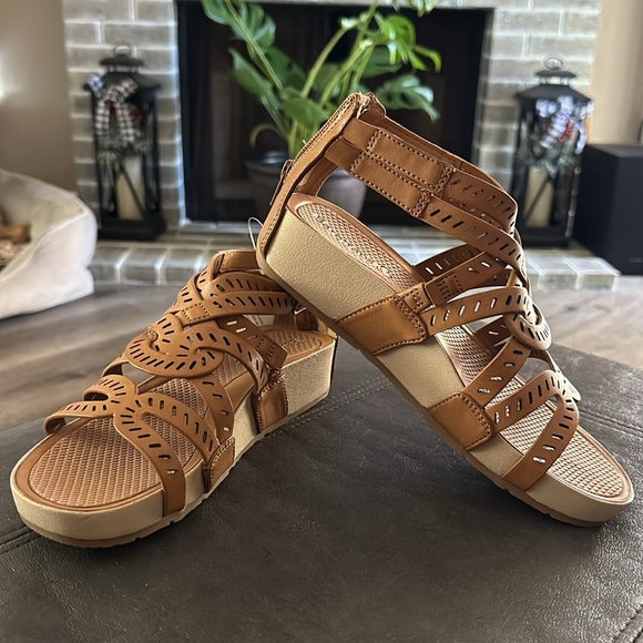 Baretraps sandals-NEW - Picture 2 of 6